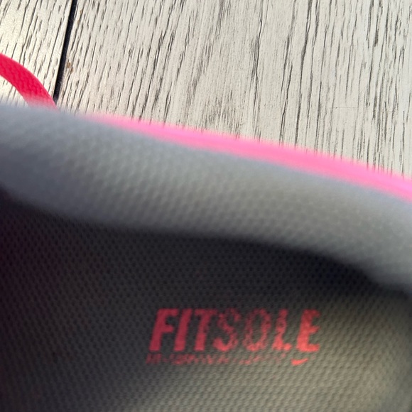 Nike Pink and Gray Air Max Athletic Shoes Size 8 - Picture 5 of 10